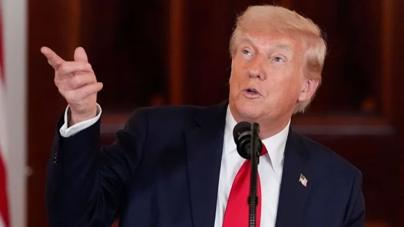 US-Präsident Trump hat Kiew zu einem Rohstoffabkommen gedrängt. - © Alex Brandon/AP/dpa