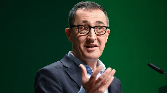 Agrarminister Özdemir kann Erfreuliches für Tierexporteure verkünden. (Archivbild) - © Bernd Weißbrod/dpa