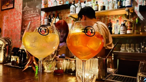 Alkohol und Party am Wochenende k&ouml;nnen das Risiko einer &laquo;sozialen Schlafapnoe&raquo; erh&ouml;hen. (Symbolbild) - &copy; Carola Frentzen/dpa