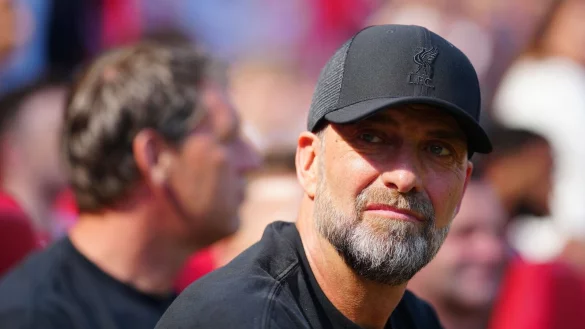 Jürgen Klopp glaubt an einen Erfolg des Mega-Transfers von Florian Wirtz zum FC Liverpool. - © Jon Super/AP/dpa