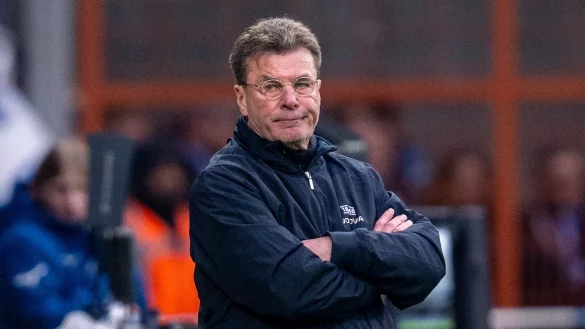War zuletzt selbst entt&auml;uscht von seiner Mannschaft: Trainer Dieter Hecking - &copy; David Inderlied/dpa