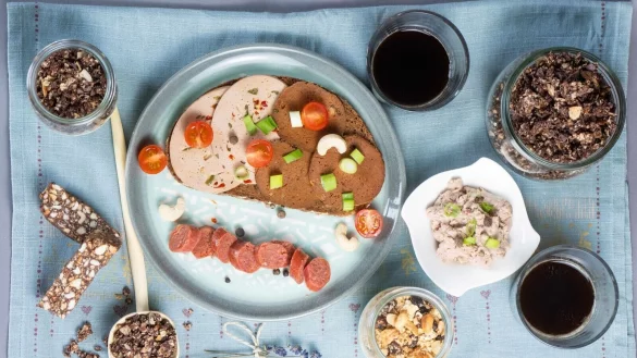 Das Forschungsteam vermutet, dass hochverarbeitete Lebensmittel in Industrieländern Übergewicht befördern könnte. (Symbolbild) - © Sebastian Kahnert/dpa