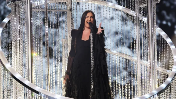 Yuval Raphael singt ihren Titel «New Day Will Rise». - © Jens Büttner/dpa