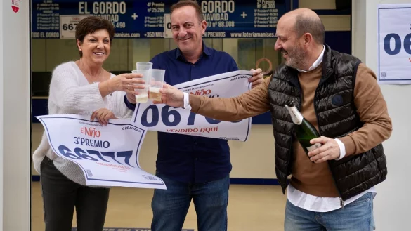 Die Gewinner in Spanien feiern ihr Glück am Dreikönigstag. (Archivbild) - © Eduardo Manzana/EUROPA PRESS/dpa