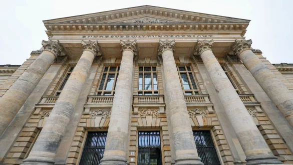 Altbundeskanzler Gerhard Schr&ouml;der ist im Streit um ein eigenes B&uuml;ro im Bundestag erneut vor Gericht gescheitert. - &copy; Jan Woitas/dpa