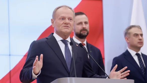 Polens Regierungschef Tusk hat sein Kabinett von 26 auf 21 Ministerposten verkleinert. - &copy; Leszek Szymanski/PAP/dpa