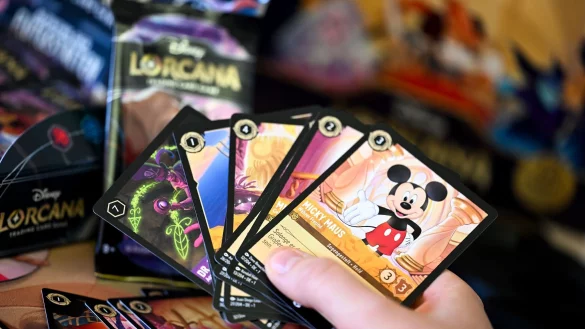 Sammelkarten sind bei Ravensburger zum Umsatztreiber geworden. (Archivbild) - &copy; Felix K&auml;stle/dpa