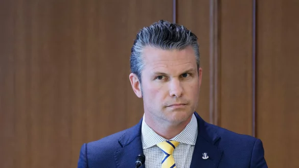 Pete Hegseth sieht sich neuen Vorwürfen ausgesetzt. (Archivbild) - © Kiyoshi Ota/Bloomberg Pool via AP/dpa