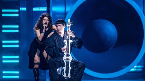 Viel Applaus beim ESC für das Deutschland-Duo Abor & Tynna. - © Jens Büttner/dpa