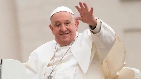 Seine Autobiografie wollte Papst Franziskus eigentlich erst nach seinem Tod veröffentlichen lassen. (Archivbild) - © Gregorio Borgia/AP/dpa