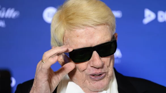 Heino geht mit seinen Hits auf Tournee und der Nationalhymne - &copy; Robert Michael/dpa