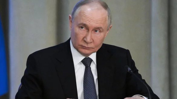 Wladimir Putin dr&auml;ngt Ukrainer nach britischen Angaben dazu, die russische Staatsb&uuml;rgerschaft anzunehmen. (Archivbild) - &copy; Alexei Nikolsky/Pool Sputnik Kremlin/AP/dpa