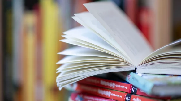 Künstliche Intelligenz als Co-Autor – kreative Hilfe oder kulturelle Bedrohung? - © Hendrik Schmidt/dpa