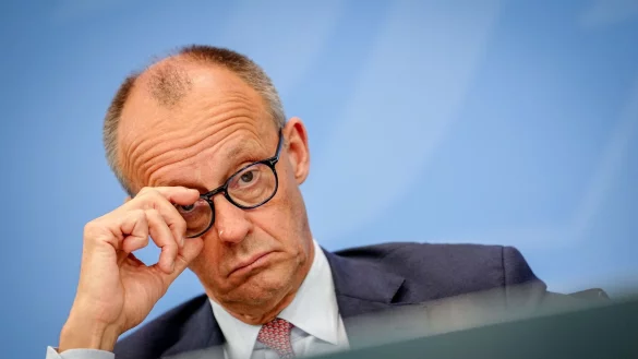 &laquo;Wir schauen uns das noch mal an&raquo;, sagte der Kanzler. - &copy; Kay Nietfeld/dpa