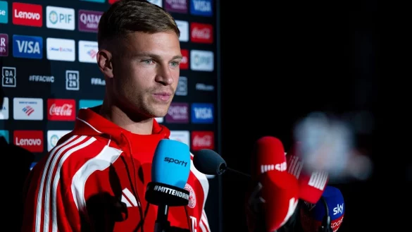 Pikantes Wiedersehen bei der Club-WM: Joshua Kimmich spricht über Schiedsrichter Anthony Taylor. - © Sven Hoppe/dpa