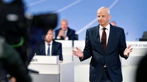 BASF-Vorstandschef stellt den Aktionären die Strategie des Chemiekonzerns vor. - © Uwe Anspach/dpa