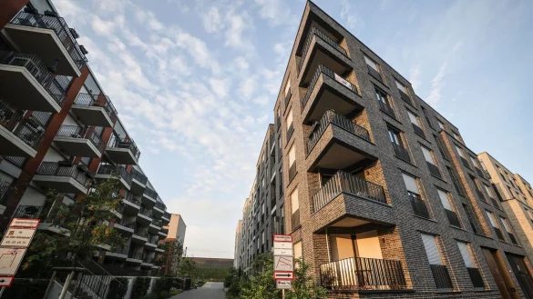 Eigentumswohnungen kosteten im zweiten Quartal im Durchschnitt mehr als ein Jahr zuvor. - &copy; Oliver Berg/dpa