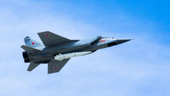 Die Botschaft der Nato ist klar: Russische Piloten gehen ein gro&szlig;es Risiko ein, wenn sie noch einmal alliierten Luftraum verletzten. (Archivbild) - &copy; Alexander Zemlianichenko/AP/dpa