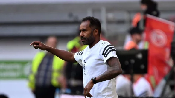 Gerät unter Druck: Düsseldorfs Trainer Daniel Thioune. - © Federico Gambarini/dpa