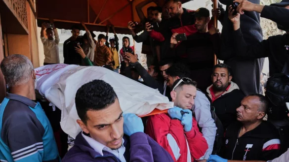 Knapp einen Monat nach der T&ouml;tung von 15 pal&auml;stinensischen Rettungskr&auml;ften r&auml;umt Israels Milit&auml;r eigene Fehler ein. (Archivbild) - &copy; Abdel Kareem Hana/AP/dpa