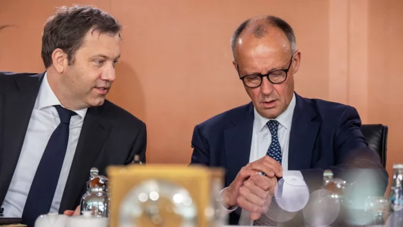 Viel Zeit bleibt nicht mehr bis zur Sommerpause, um die ersten großen Koalitionsprojekte auf den Weg zu bringen. (Archivbild) - © Michael Kappeler/dpa