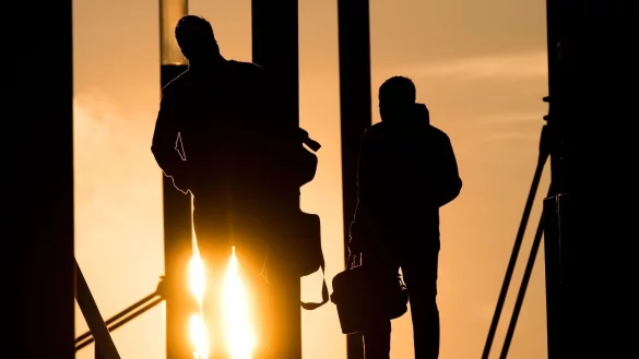 Gut ausgebildete Fachkräfte haben weiter gute Karte am Arbeitsmarkt - sollten sich aber flexibel und kompromissbereit zeigen. - © Julian Stratenschulte/dpa/dpa-tmn