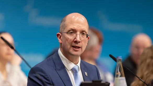 Für den rheinischen Präses Thorsten Latzel ist Migration «nicht die Mutter aller Probleme». - © Thomas Banneyer/dpa