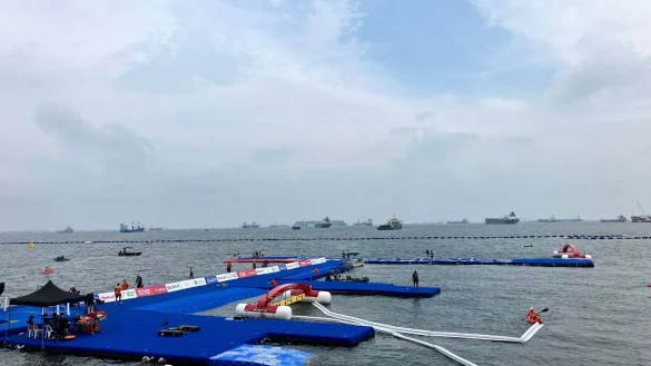 Hier sollte heute Morgen eigentlich geschwommen werden. - © Thomas Eßer/dpa