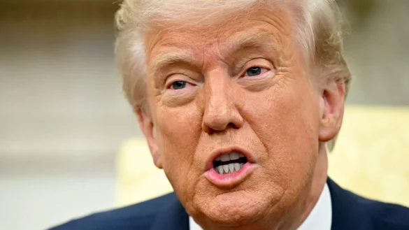 US-Präsident eckt mit einem provokanten Vergleich an. (Archivbild) - © -/Pool/AP/dpa