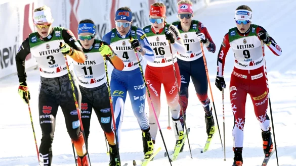 Victoria Carl (1.v.l) und Katharina Hennig (2.v.l.) in Aktion. - © Emmi Korhonen/Lehtikuva/dpa