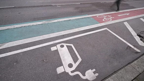 Autobauer wehren sich gegen EU-Sonderzölle. (Archivbild) - © Marijan Murat/dpa