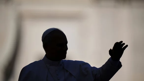 Papst Leo XIV. auf dem Petersplatz. - &copy; Alessandra Tarantino/AP/dpa