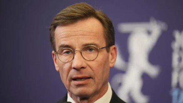 Der schwedische Regierungschef Kristersson will vorsätzliche Beschädigungen an Unterseekabeln in der Ostsee nicht dulden. (Archivbild) - © Sergei Grits/AP/dpa