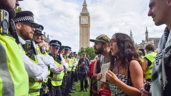 Teilweise soll es zu aggressivem Verhalten gegen&uuml;ber Polizisten gekommen sein. - &copy; Vuk Valcic/ZUMA Press Wire/dpa