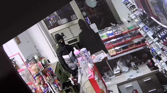 Der Kioskbesitzer sperrte die zwei mit einem Messer bewaffneten R&auml;uber ein. - &copy; Sascha Thelen/dpa