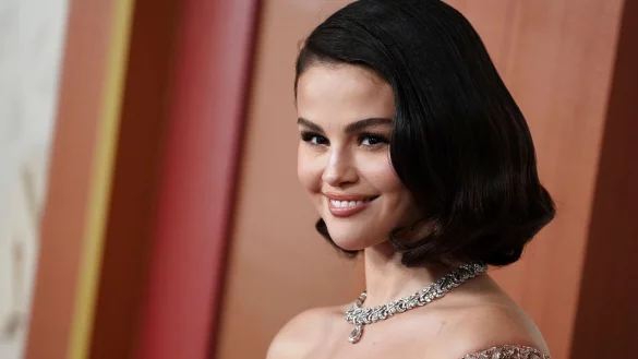 US-Sängerin Selena Gomez (33) erzählt vom Beginn ihrer Freundschaft mit Popstar-Kollegin Taylor Swift (35) nach ihren jeweiligen Trennungen von einem der Jonas Brothers. (Archivbild) - © Jordan Strauss/Invision/dpa