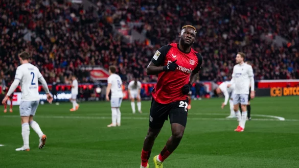 Victor Boniface trifft nach seinem geplatzten Wechsel für Leverkusen. - © Marius Becker/dpa
