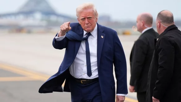 Trump will Sonderrechte für US-Schiffe. - © Evan Vucci/AP/dpa