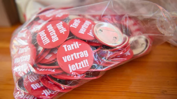 Die Tarifbindung in Nordrhein-Westfalen sinkt (Foto-Illustration) - © Gregor Fischer/dpa