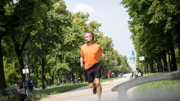 Bewegung h&auml;lt fit, aber gerade im Alter ist die richtige Belastungssteuerung entscheidend. - &copy; Christin Klose/dpa-tmn