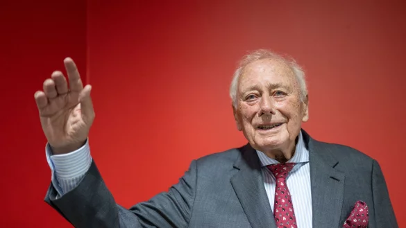 Mehr als 75 Arbeitsjahre hat Schrauben-Unternehmer Reinhold Würth auf dem Buckel. Nun wird er 90. (Archivbild) - © Marijan Murat/dpa