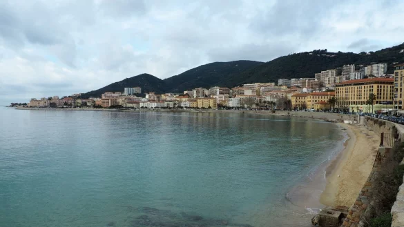 Rund ein Monat nach seinem Verschwinden ist ein Wanderer aus Berlin tot auf Korsika entdeckt worden (Archivbild). - &copy; Rachel Bo&szlig;meyer/dpa