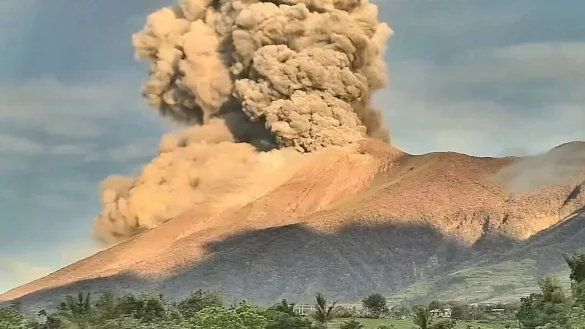 Es war schon der zweite Ausbruch des Vulkans Kanlaon innerhalb von vier Monaten. - &copy; Uncredited/Philippine Institute of Volcanology and Seismology/AP/dpa