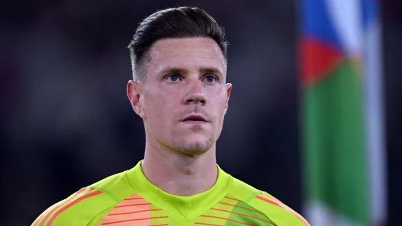 Marc-André ter Stegen hat vorerst seinen Posten als Mannschaftskapitän beim FC Barcelona verloren. - © Federico Gambarini/dpa