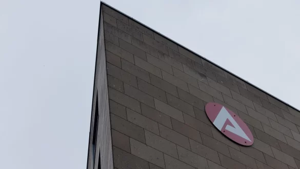 Arbeitsagentur meldet mehr Arbeitslose in NRW (Symbolbild) - © Rolf Vennenbernd/dpa