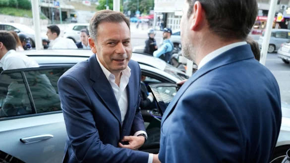 Unter Ministerpr&auml;sident Montenegro haben es Migranten in Portugal k&uuml;nftig schwerer. (Archivbild) - &copy; Armando Franca/AP/dpa