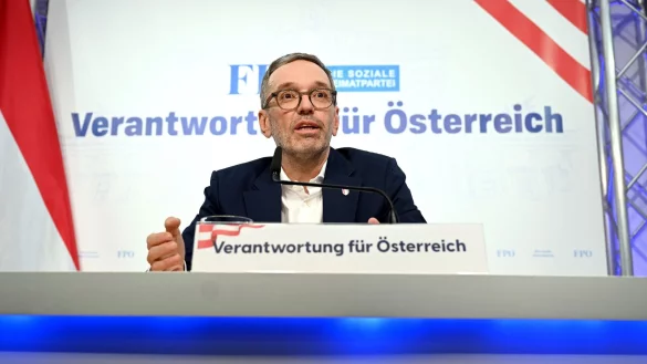 FP&Ouml;-Chef Herbert Kickl stellt der konservativen &Ouml;VP einige Bedingungen vor einer Zusammenarbeit. - &copy; Helmut Fohringer/APA/dpa