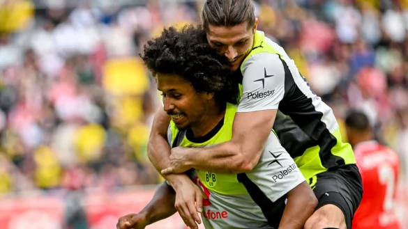 Der BVB legt nach und ist nun wieder nur zwei Punkte hinter Bayern. - &copy; Torsten Silz/dpa