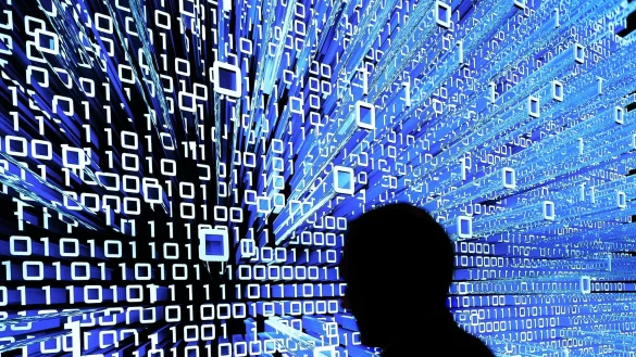 Der Wettlauf um Künstliche Intelligenz beschleunigt sich weltweit (Symbolbild) - © Peter Steffen/dpa