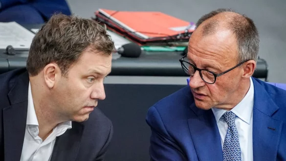 Der Start war holprig. Die Koalition&auml;re hoffen darauf, dass sie nach der Sommerpause besser in die Spur kommen. (Archivbild) - &copy; Kay Nietfeld/dpa